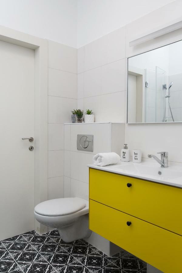Colorful Bnb Apartment ハイファ エクステリア 写真