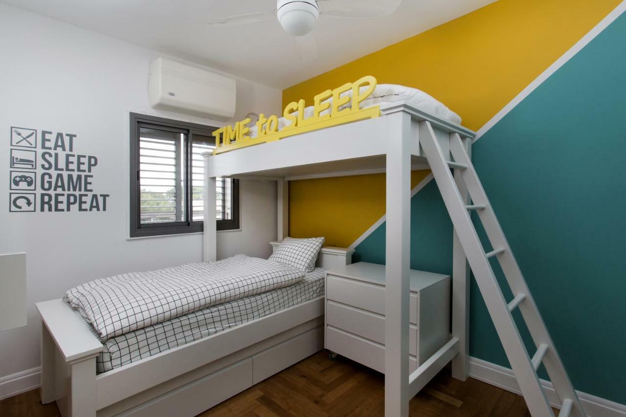 Colorful Bnb Apartment ハイファ エクステリア 写真
