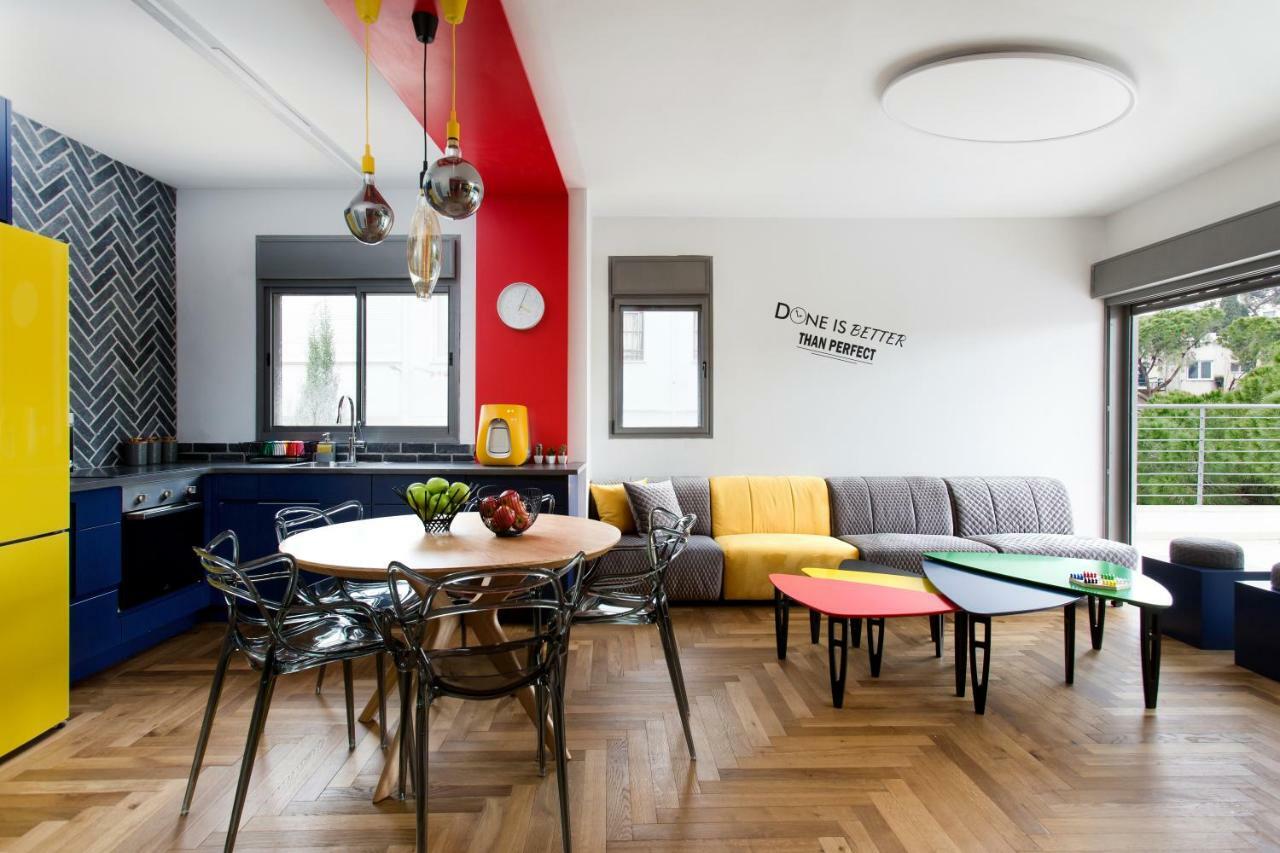 Colorful Bnb Apartment ハイファ エクステリア 写真