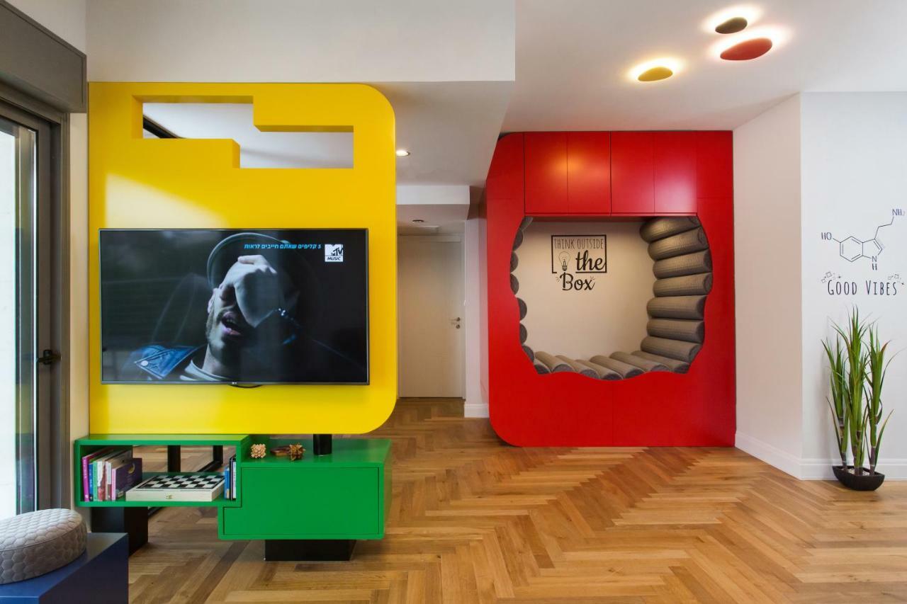 Colorful Bnb Apartment ハイファ エクステリア 写真